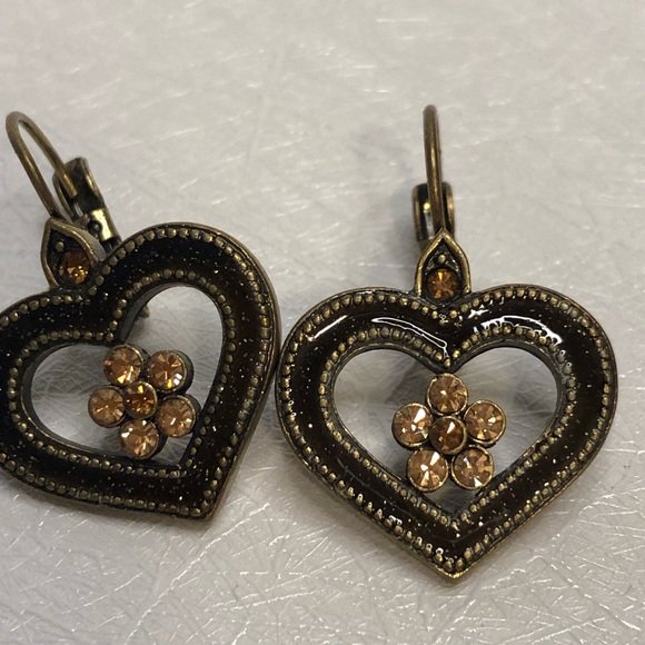 Vintage Vibe Heart with Flower Earrings. - Picture 2 of 7